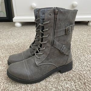 Gray Lace Up Combat Boots | Women’s Size 8